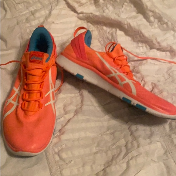 ASICS shoe - Picture 1 of 1